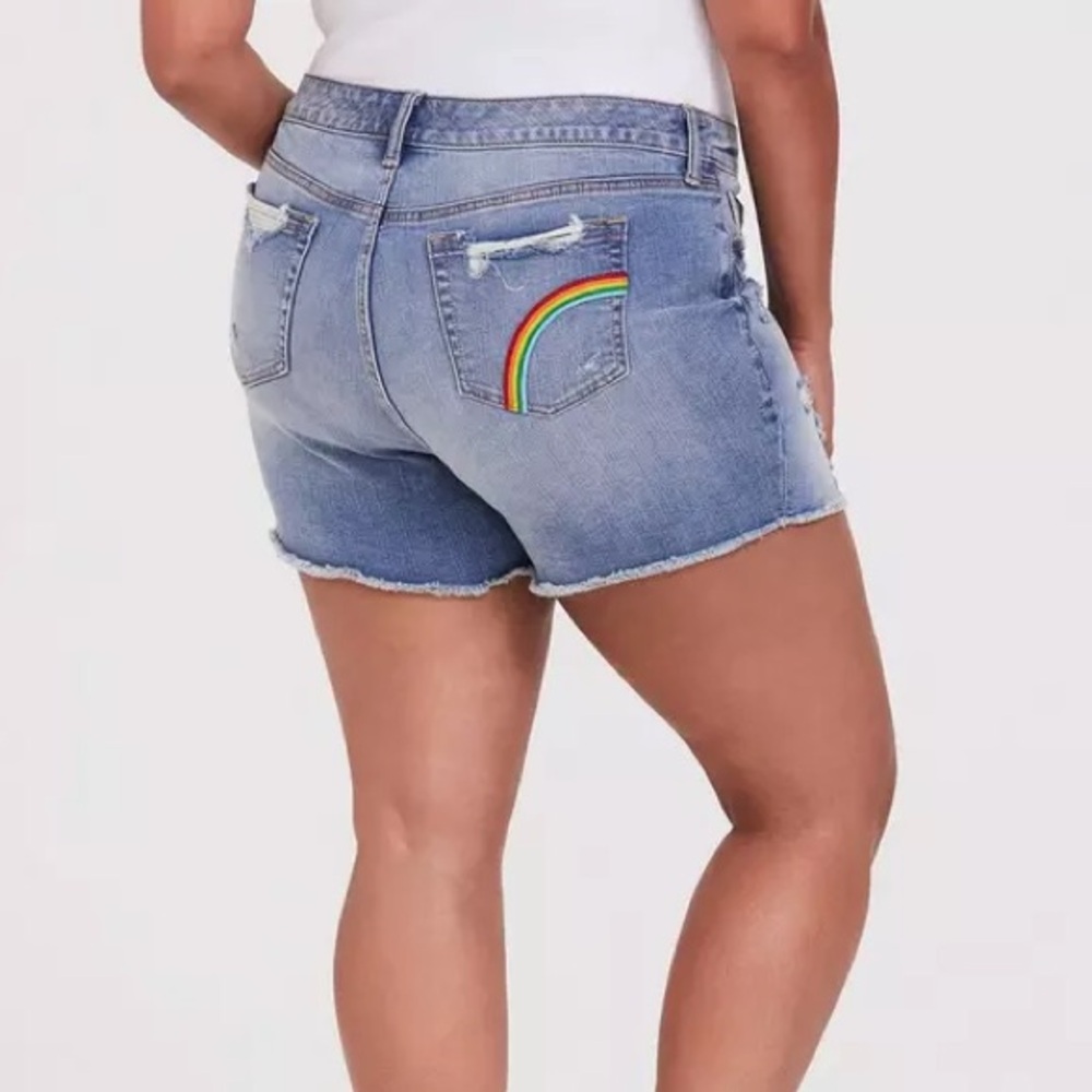 Torrid Midi Short - Vintage Stretch Light Wash NWT